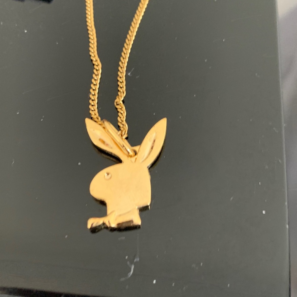 Supreme playboy chain